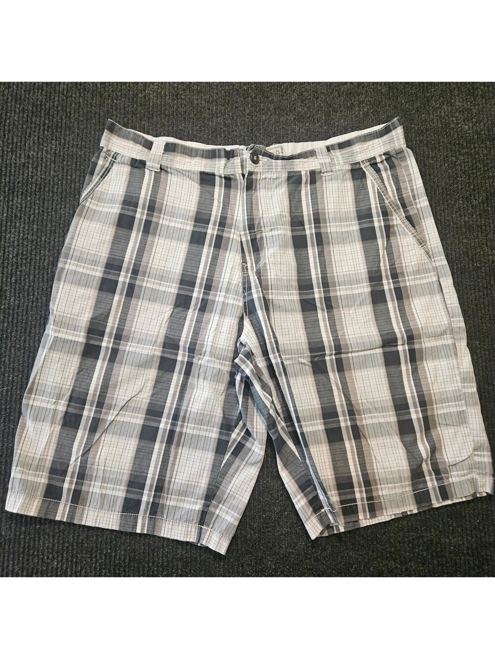 Marc Ecko Cut & Sew Men's Plaid Cotton Shorts Size 40